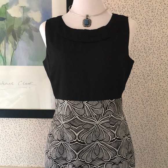 Ladies Sleeveless Dress - Picture 2 of 8